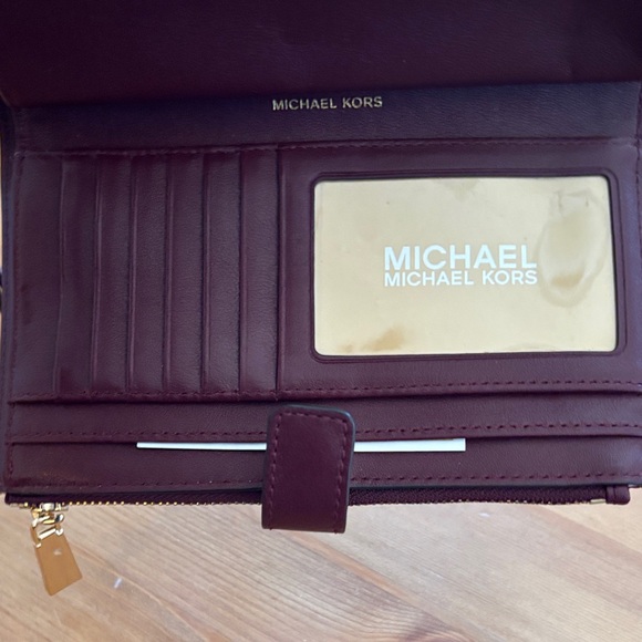 New-no tags Michael Kors Burgundy and Dark Brown Striped Wristlet Clutch - Picture 3 of 7